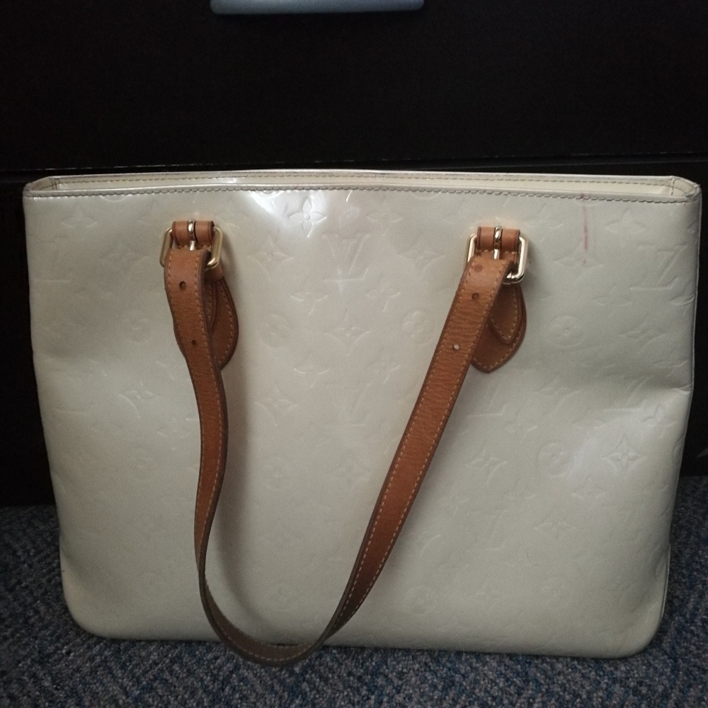 Louis Vuitton Brentwood Handbag Monogram Vernis